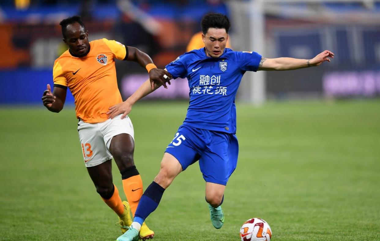 九游娱乐-武汉三镇训练开放日，窗口期调整名单引欢呼，意甲在即，阵容厚度经受考验的简单介绍